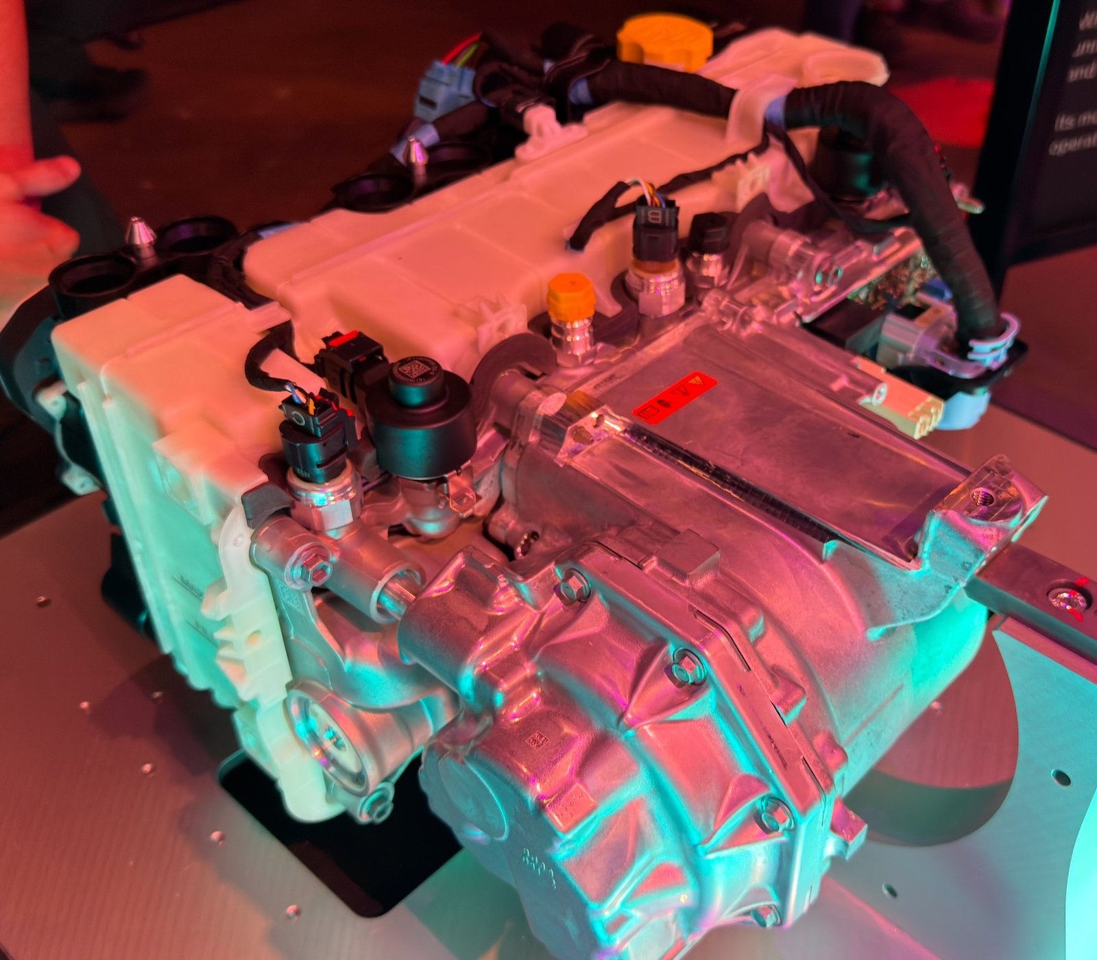 Tesla Cybercab Supermanifold V3 thermal module