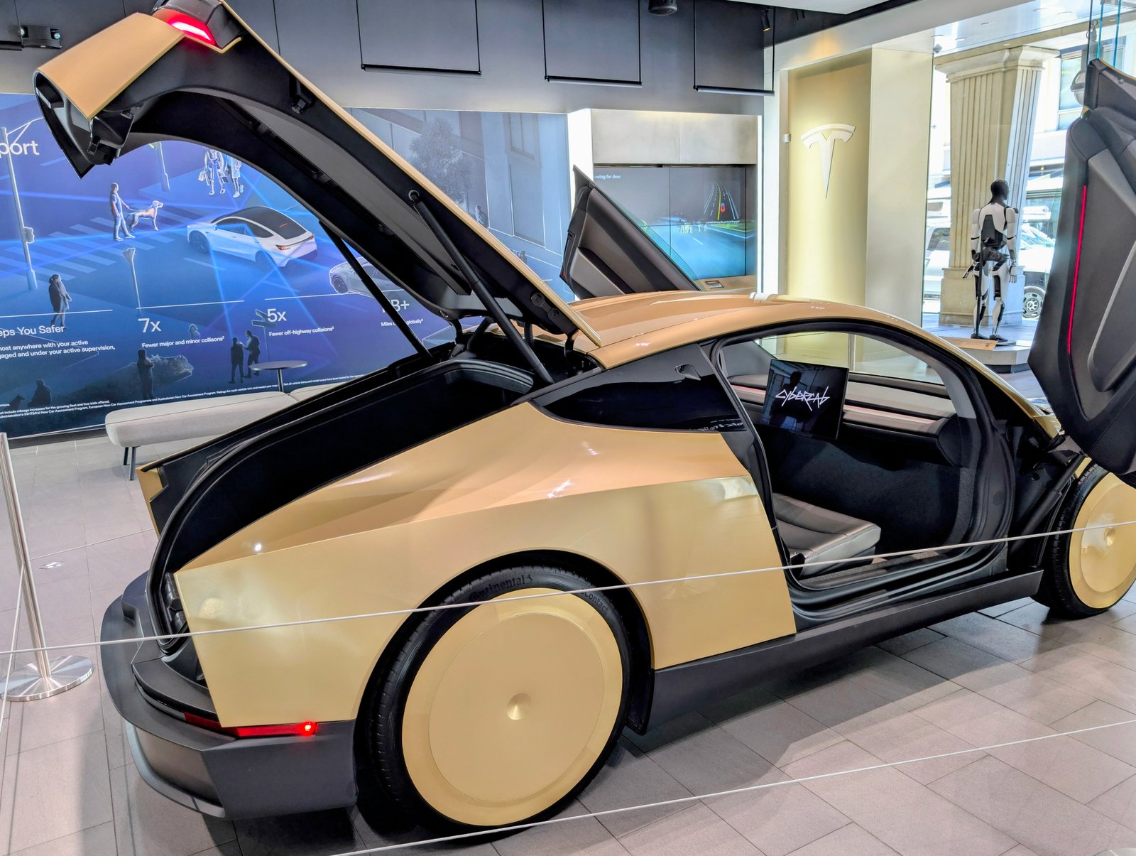 Tesla's Santana Row Showroom Just Reopened and the Cybercab Is Sitting Right There Plus Starlink, 250 Units at Giga Texas, and a Fleet Expanding to Florida
