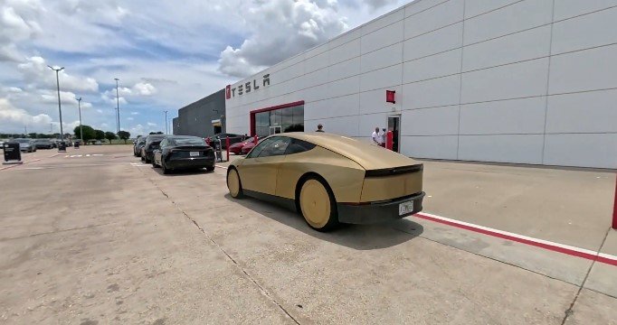 Tesla Cybercab spotted in Houston, TX by @HustletownTX832