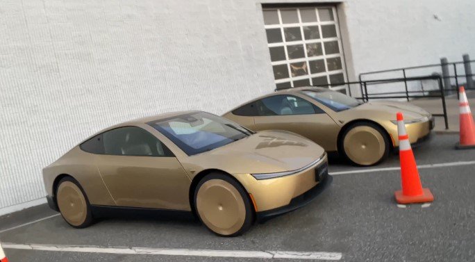 Tesla Cybercab spotted in Peabody, MA by @OwenSparks