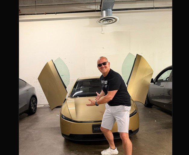 Tesla Cybercab spotted in Washington D.C, DC by @congressdj