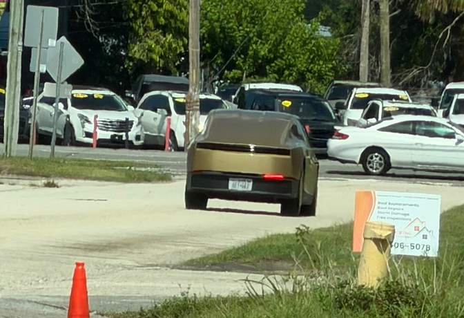 Tesla Cybercab spotted in St. Petersburg, FL by @FL_Coasters