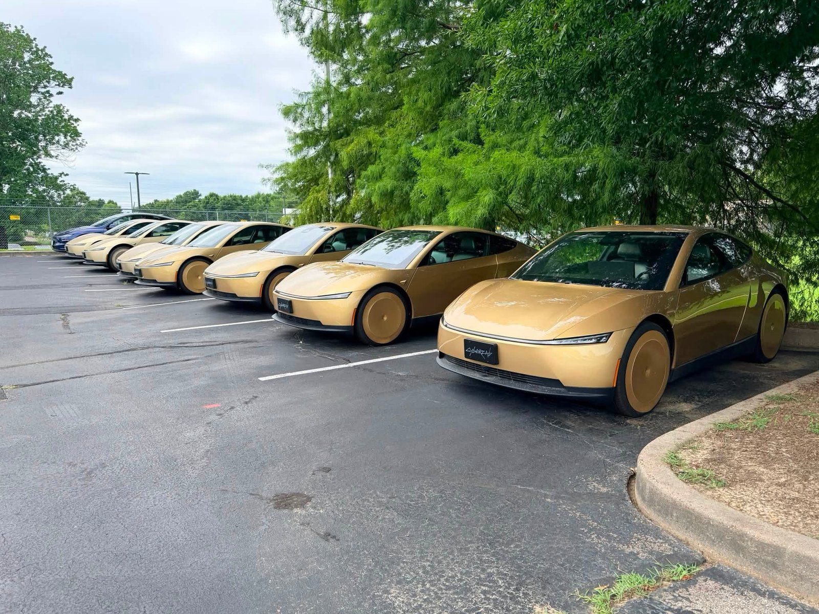 Tesla Cybercab spotted in Memphis, TN by Hugh Archbald