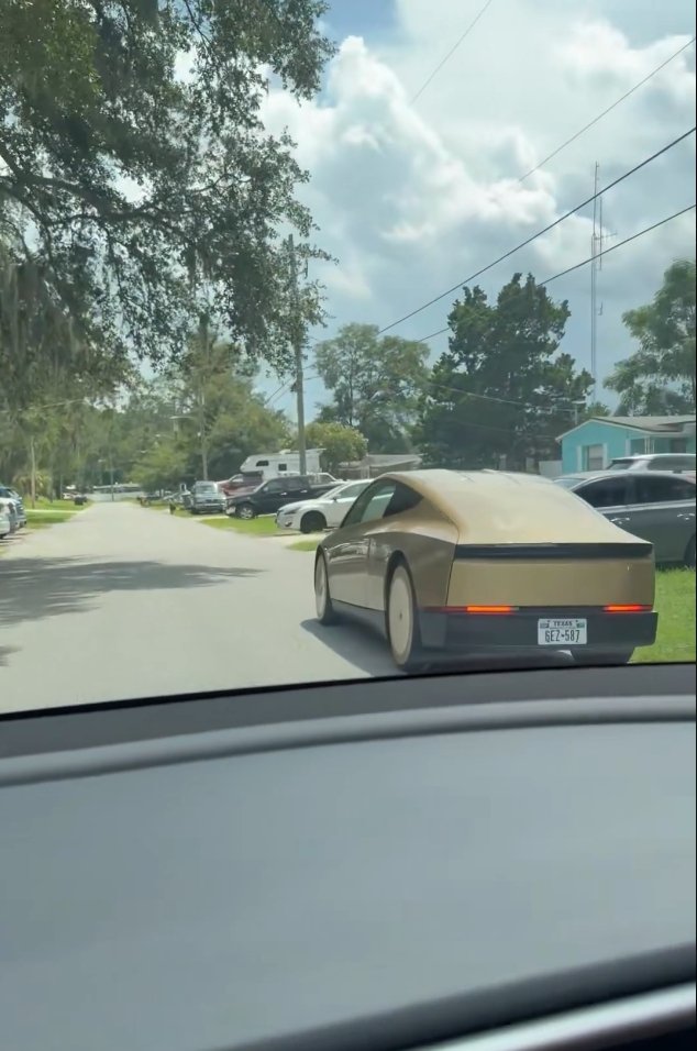 Tesla Cybercab spotted in JACKSONVILLE, FL by @jhorge_d