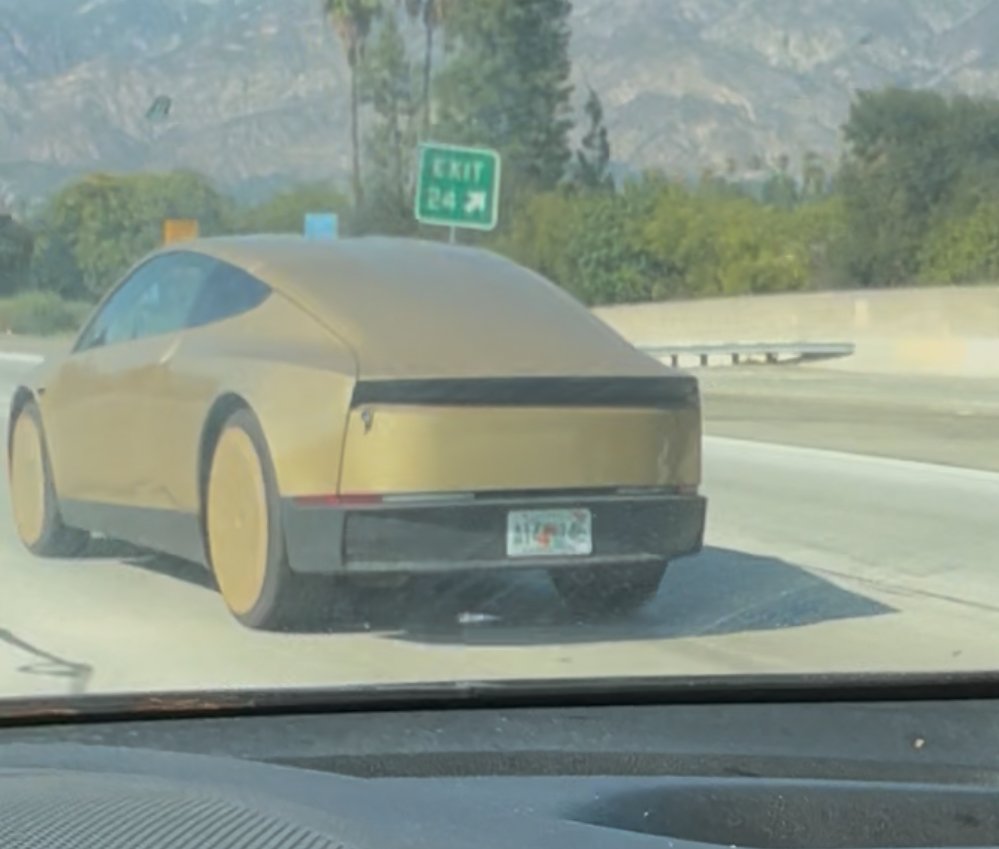 Tesla Cybercab spotted in Pasadena, CA by Matt