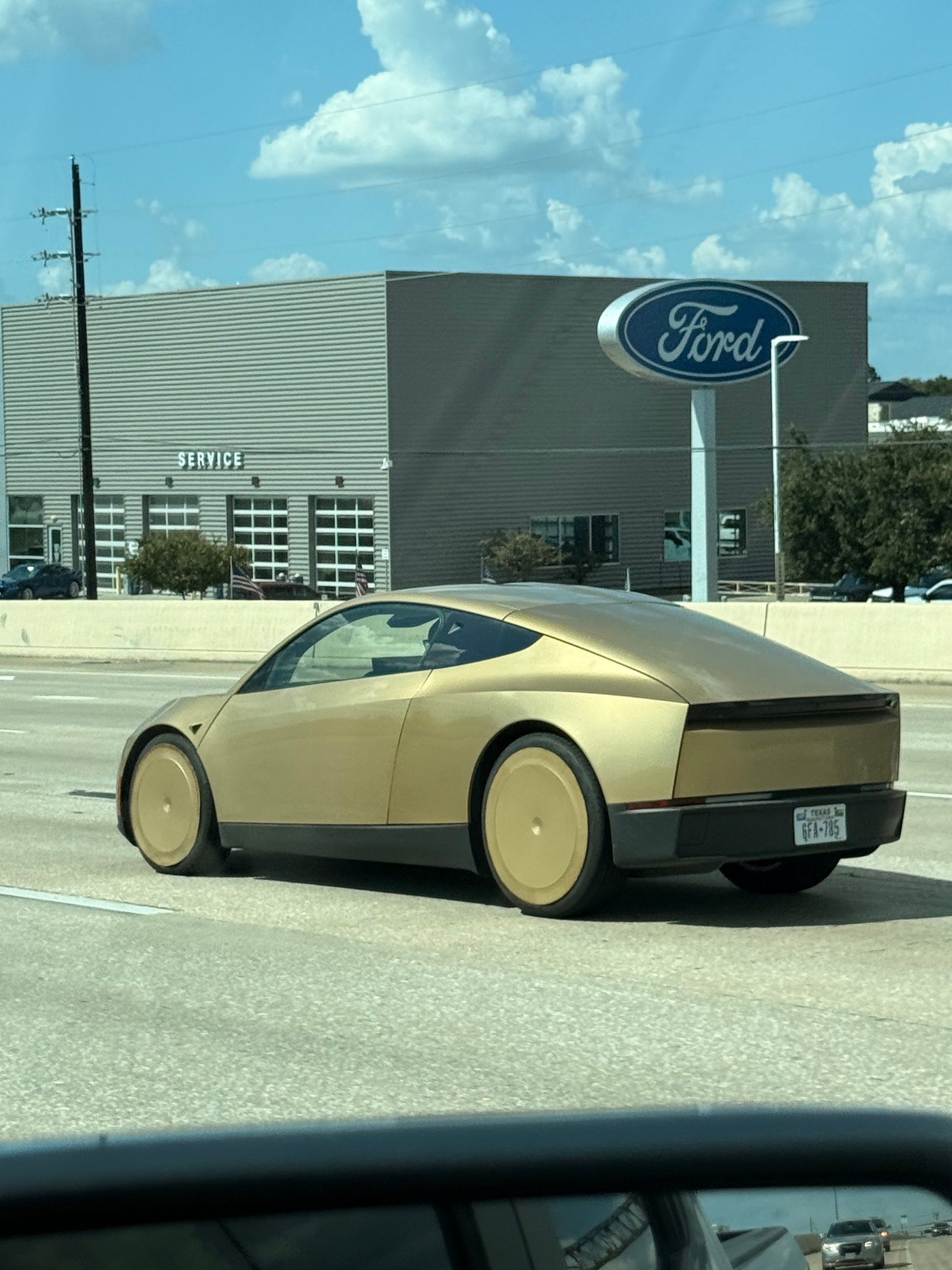 Tesla Cybercab spotted in Houston, TX by Bobbi