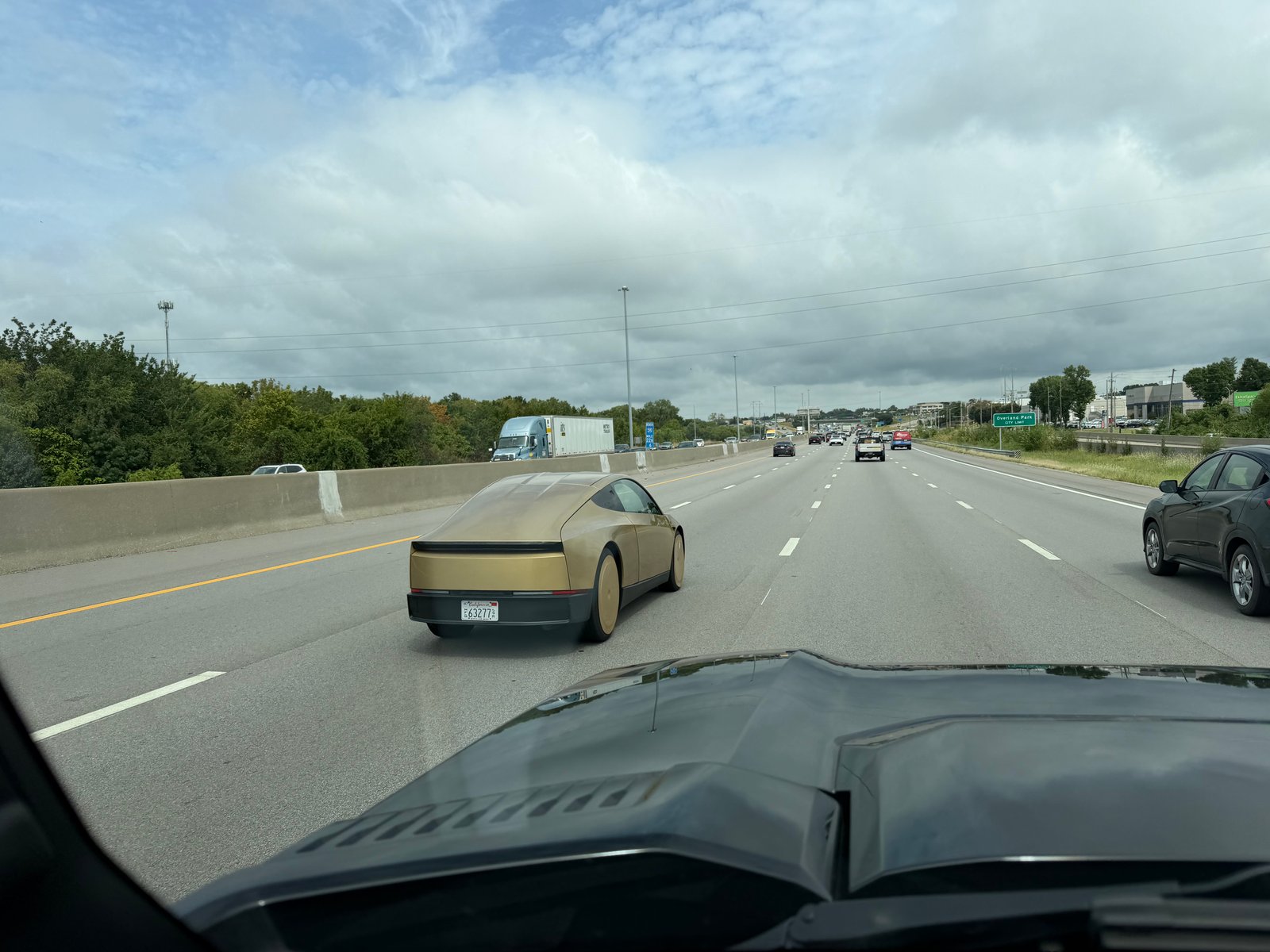 Tesla Cybercab spotted in Shawnee, KS by Alvaro Agon