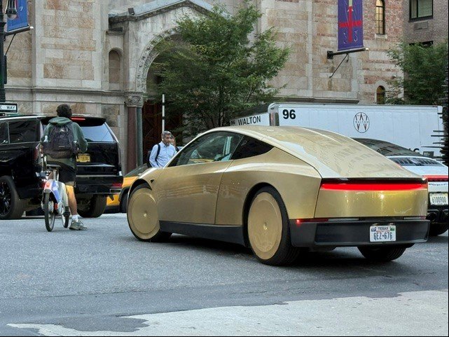 Tesla Cybercab spotted in New York, NY by BMait