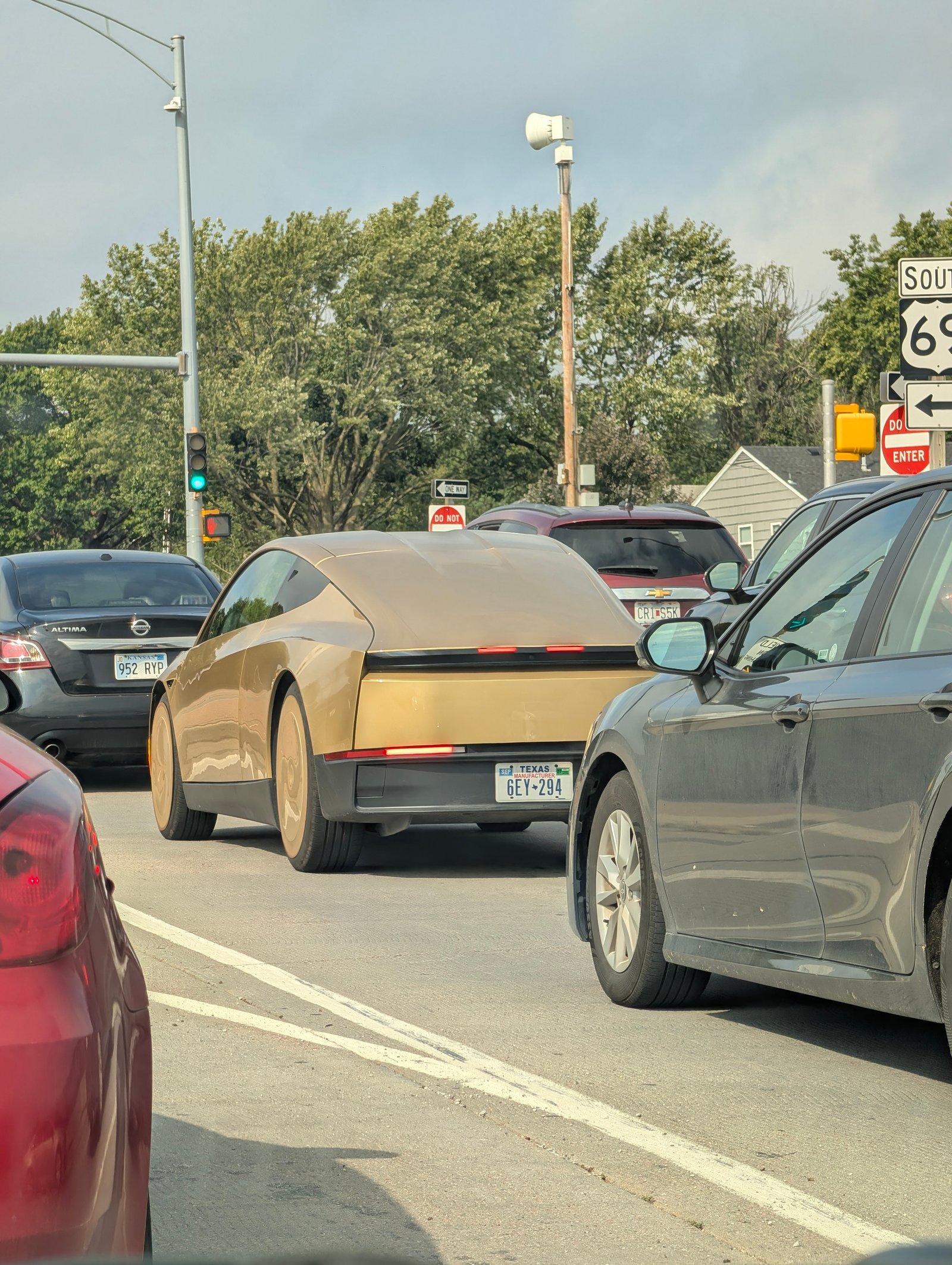 Cybercab sighting in Overland Park, KS