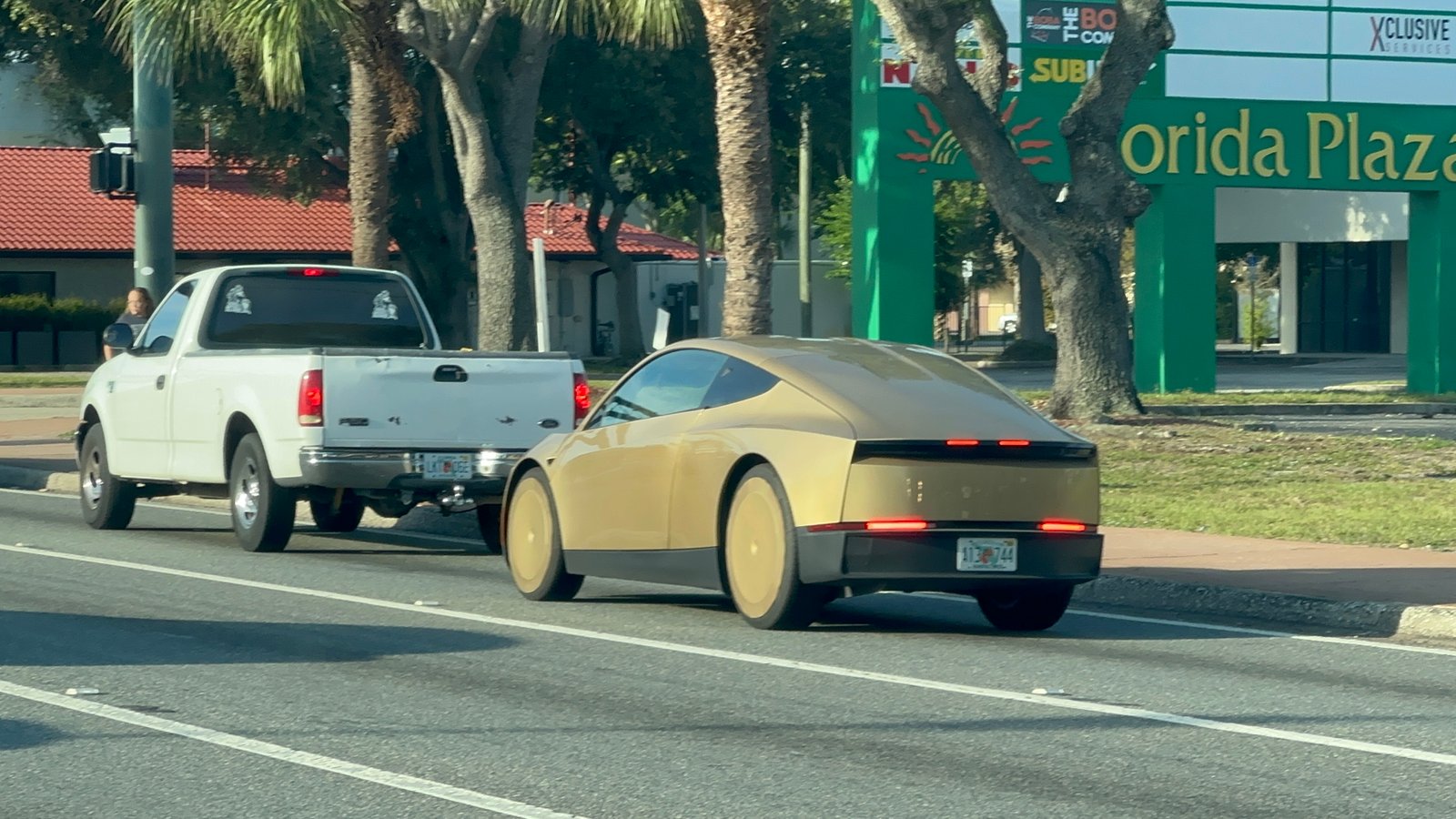 Tesla Cybercab spotted in Orlando, FL by Al