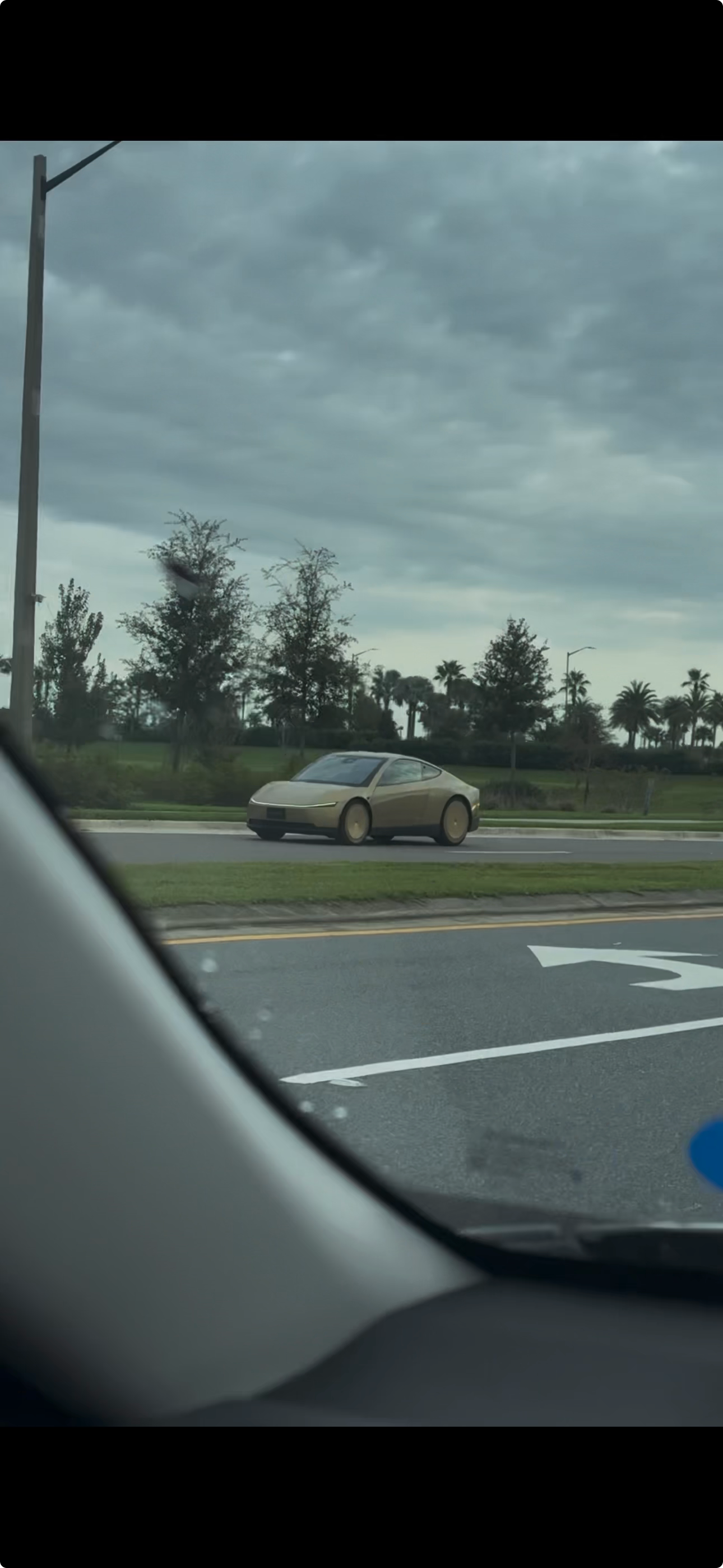 Tesla Cybercab spotted in Orlando, FL by Al / @FulFrost