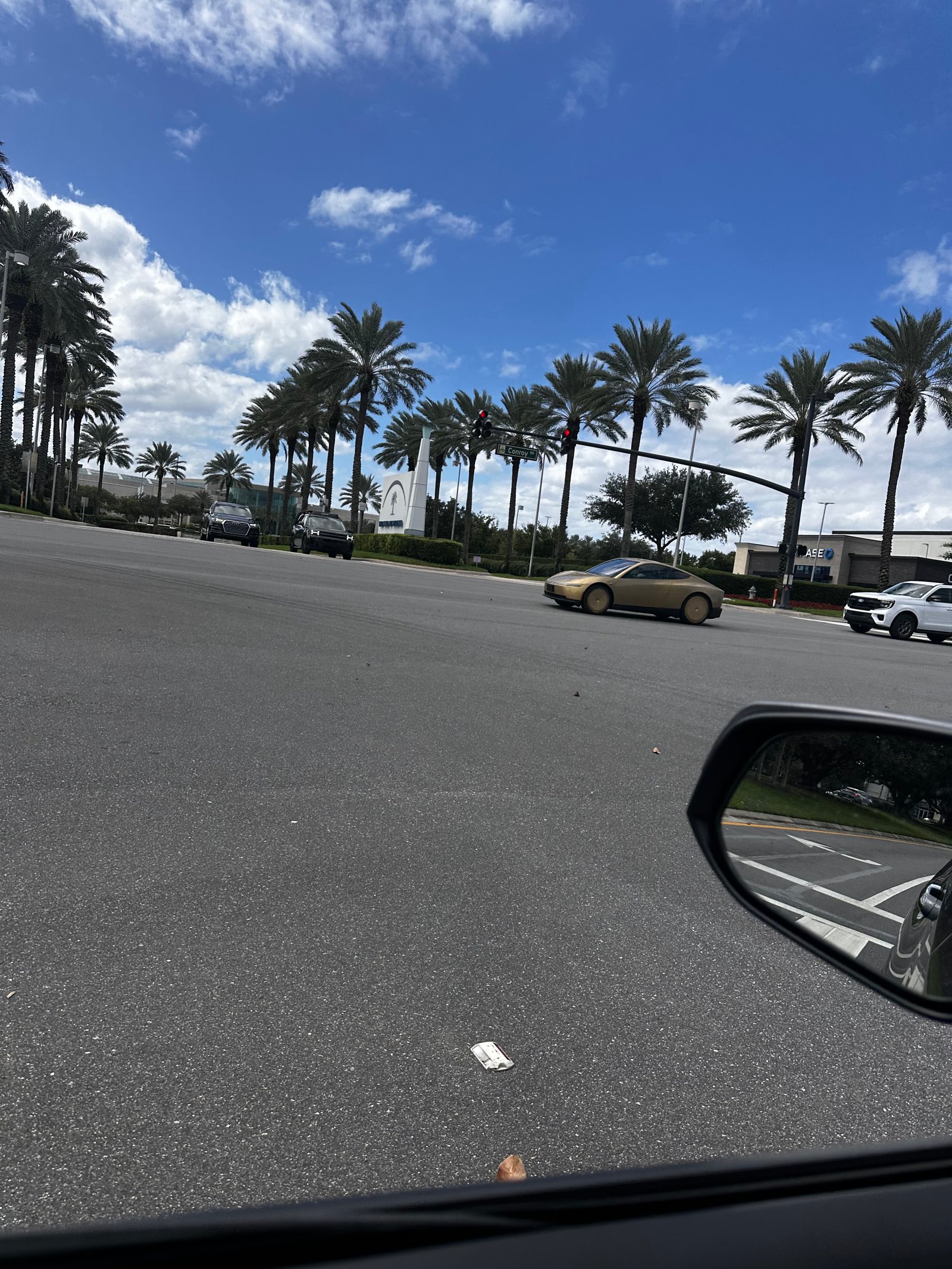 Tesla Cybercab spotted in Orlando, FL by Al / @FulFrost